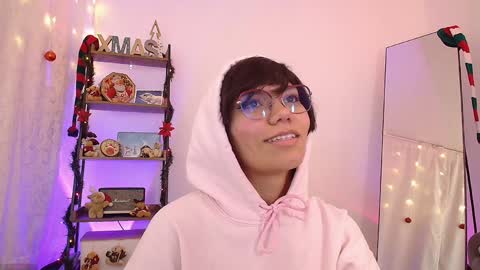 Laura online show from December 2024 04:38:01 AM