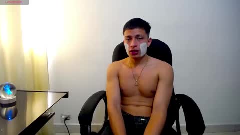 Juan Pablo-independent model online show from February 2025 08:46:01 PM