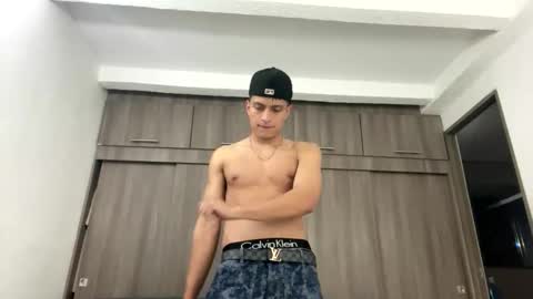 Juan Pablo-independent model online show from September 2025 05:53:01 AM