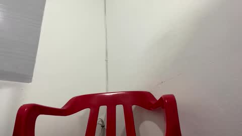 Juan Pablo-independent model online show from November 2025 07:40:01 AM