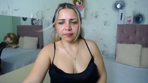 Snapshot of _sexyredhead_ chatting on February 2025 12:14:02 PM KATA online show from February 2025 12:14:02 PM