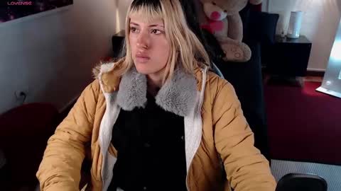 _sharlotte777 online show from February 2025 01:11:02 PM