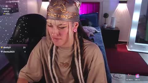 _sharlotte777 online show from March 2025 02:56:02 PM