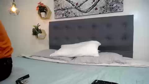 _skyleer_ online show from September 2025 09:04:02 PM