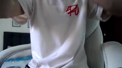 _skyleer_ online show from September 2025 08:44:01 PM