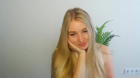 Snapshot of _snow_queen__ chatting on June 2026 07:55:01 AM Rachel online show from June 2026 07:55:01 AM