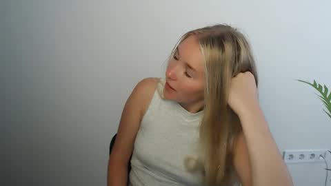 Snapshot of _snow_queen__ chatting on June 2026 06:58:01 AM Rachel online show from June 2026 06:58:01 AM