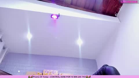 Snapshot of _sofia_cruz chatting on February 2025 01:48:02 AM 640 200 online show from February 2025 01:48:02 AM