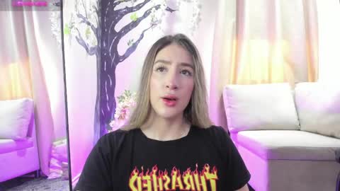 Snapshot of _sofia_cruz chatting on April 2026 05:41:01 PM 640 200 online show from April 2026 05:41:01 PM