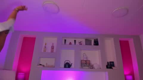 Sofia Miller online show from October 2025 04:04:01 AM