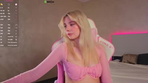 Snapshot of _sophielov chatting on October 2025 06:26:01 PM Sophie online show from October 2025 06:26:01 PM