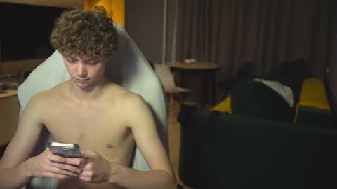 Snapshot of _sopranos_ chatting on February 2025 03:25:02 PM OLIVERpvt is open online show from February 2025 03:25:02 PM