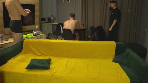 Snapshot of _sopranos_ chatting on November 2025 12:15:02 PM OLIVERpvt is open online show from November 2025 12:15:02 PM