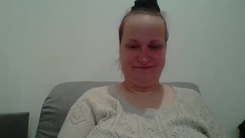 Melisa online show from October 2025 03:04:02 AM