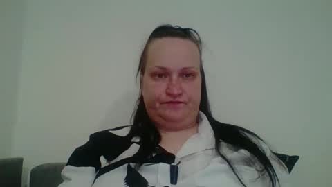 Melisa online show from November 2025 07:57:01 PM