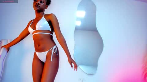 _storm_01 online show from November 2025 11:32:02 AM