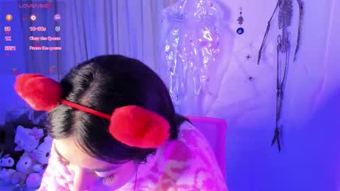 Snapshot of _strawberrycream chatting on October 2025 01:57:01 AM Angela online show from October 2025 01:57:01 AM