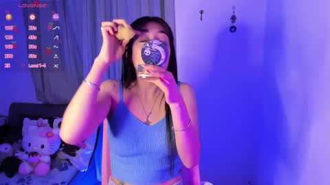 Snapshot of _strawberrycream chatting on November 2025 10:37:01 PM Angela online show from November 2025 10:37:01 PM