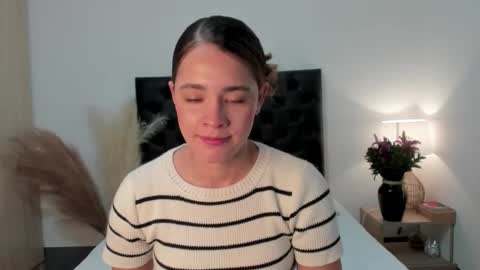 Sussi online show from November 2025 01:54:02 PM