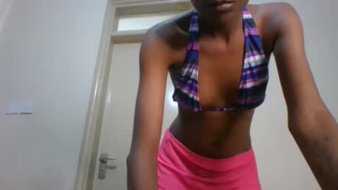 Snapshot of _sweetebony_r chatting on May 2026 11:38:01 AM _sweetebony_r online show from May 2026 11:38:01 AM