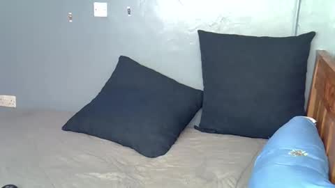 Rosy  Steph online show from November 2025 02:00:01 AM