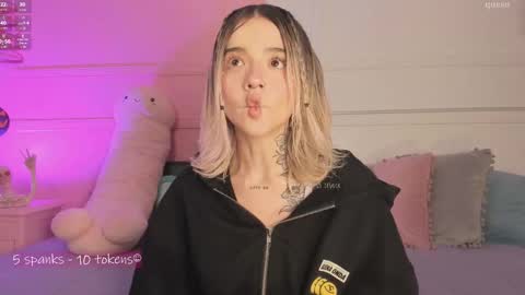 _tammarra_ online show from October 2025 05:22:01 PM