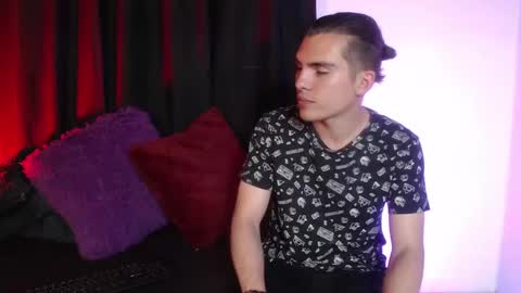    online show from January 2025 05:08:01 PM