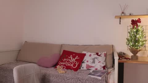 Annie online show from December 2024 04:30:02 AM