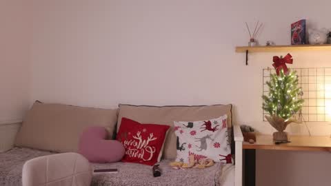 Annie online show from January 2025 07:25:01 AM