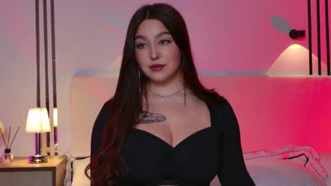 _tessa_may_ online show from November 2025 11:39:02 PM