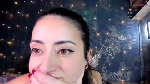 _thenightmoon_ online show from November 2025 12:38:02 PM