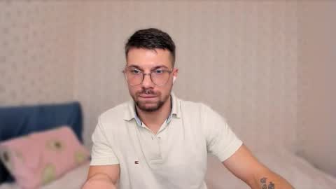 Tony Wolf online show from December 2025 09:00:01 PM