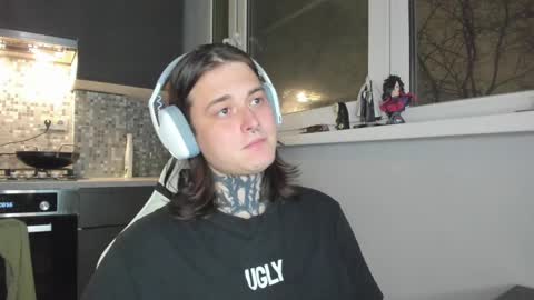 _torfin_ online show from February 2025 04:30:02 PM