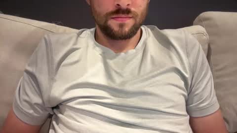 Snapshot of _ur_happy_meal chatting on November 2025 12:49:02 AM DJ online show from November 2025 12:49:02 AM