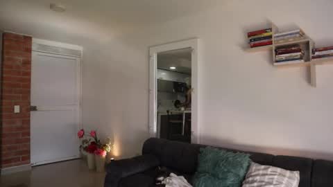 Anastasia Vahos online show from November 2025 05:13:02 PM