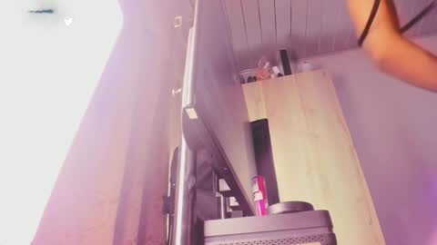    online show from October 2025 05:03:02 AM