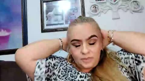 Valerie online show from October 2025 10:09:02 PM