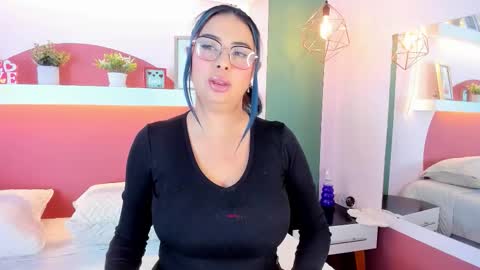 _valeryboobs_ online show from September 2025 01:22:01 PM