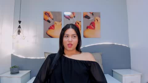 _valerycooper online show from May 2026 12:00:01 PM