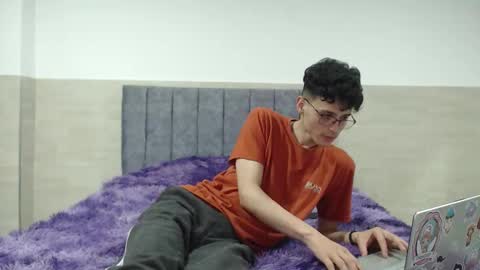 _vanie online show from November 2025 05:07:01 AM