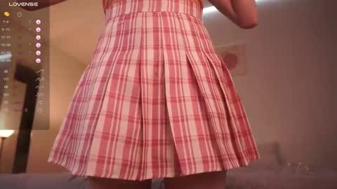 Snapshot of _vi_vi_ chatting on February 2025 11:05:01 PM Viola online show from February 2025 11:05:01 PM