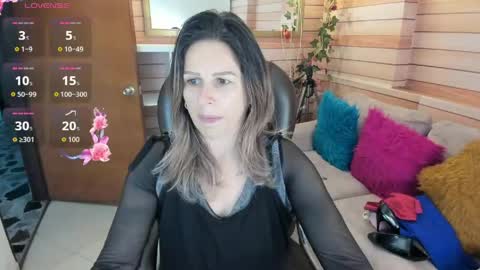 Snapshot of _victoria_collins chatting on May 2026 10:55:02 AM Sol online show from May 2026 10:55:02 AM