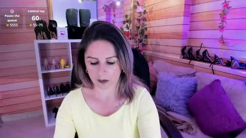Snapshot of _victoria_collins chatting on May 2026 10:43:02 AM Sol online show from May 2026 10:43:02 AM