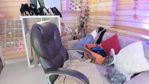 Snapshot of _victoria_collins chatting on May 2026 10:33:02 AM Sol online show from May 2026 10:33:02 AM