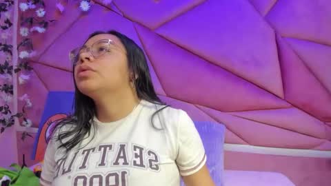 _violeta18_ online show from November 2025 03:08:02 AM