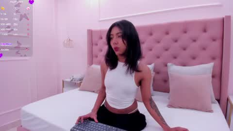 Violeta  online show from June 2026 01:24:02 PM