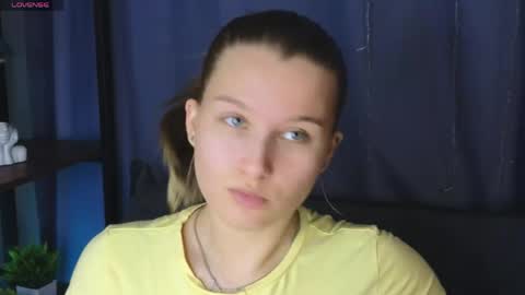 _watchmesmile_ online show from May 2026 05:35:02 AM