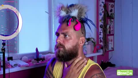 Wayan online show from October 2025 05:08:02 AM