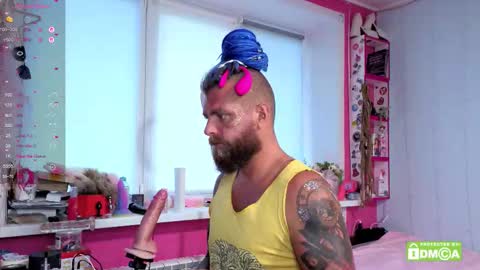 Wayan online show from October 2025 07:29:01 AM