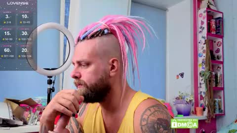 Wayan online show from December 2025 08:08:02 AM